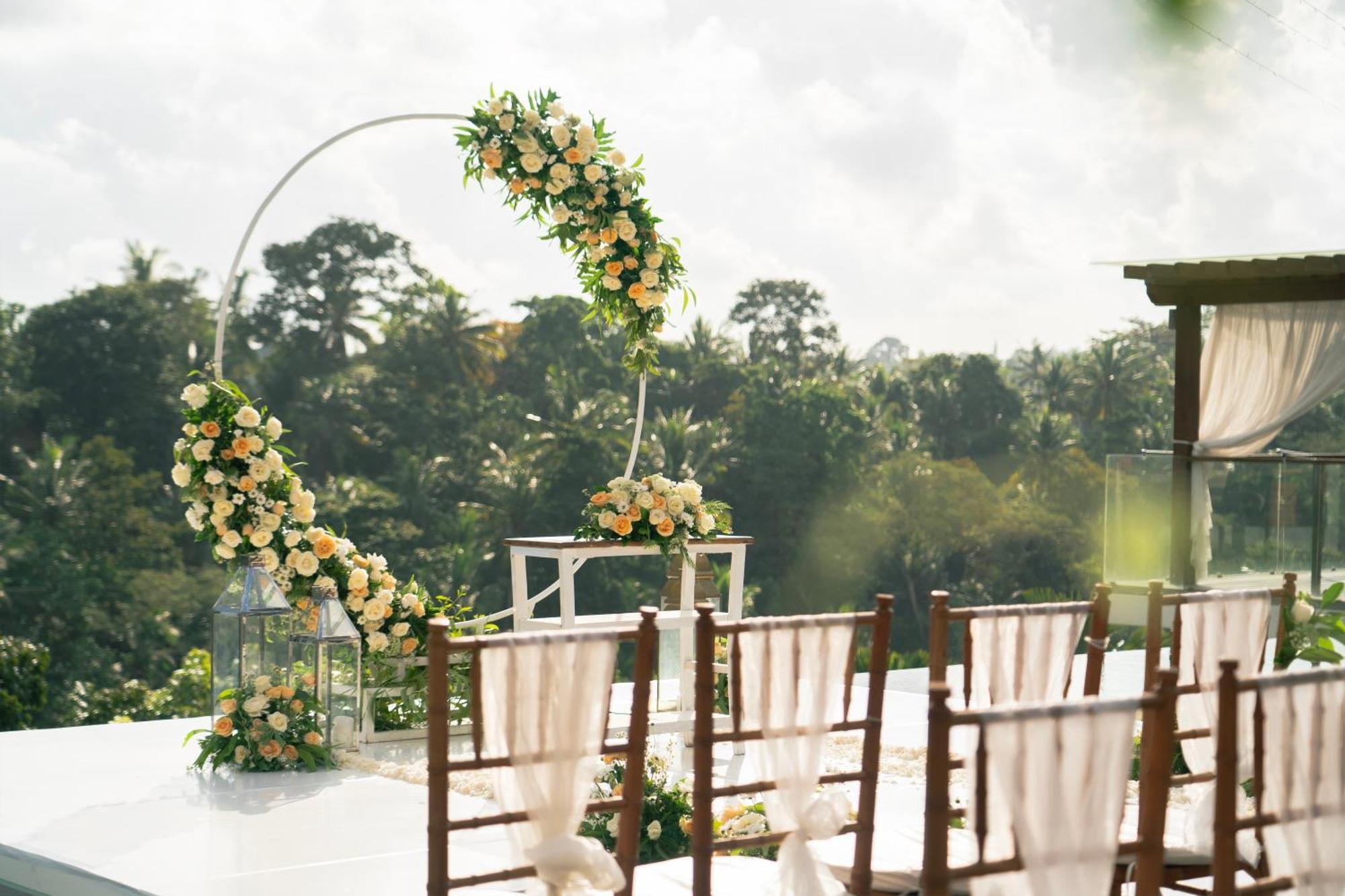 אובוד Goya Boutique Resort מראה חיצוני תמונה A wedding arch