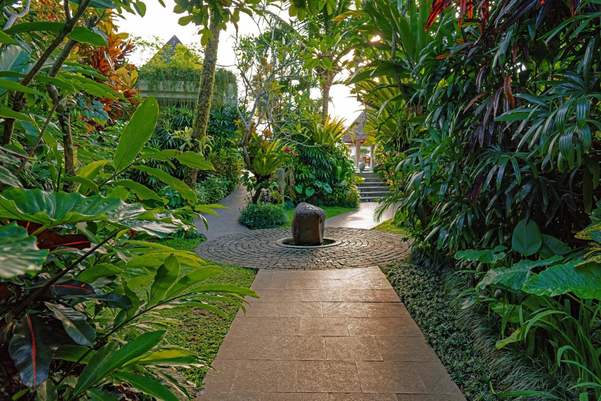 אובוד Goya Boutique Resort מראה חיצוני תמונה The path to the temple